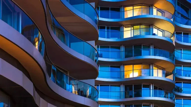 V-bazaar-cmds-wife-buys-10000-sq-ft-dlf-flat-in-gurgaon-for-rs-95-crore